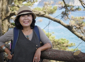 제2회 라이나 50+어워즈 사회공헌상을 받은 서명숙 제주올레 이사장, 한겨레 자료사진