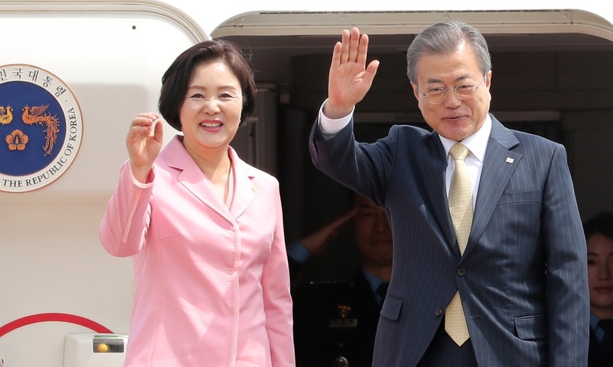 문 대통령, 출국 전 여당에 ‘최저임금·탄력근로제’ 처리 당부