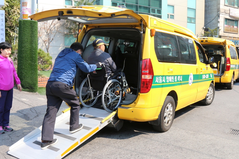 서울시 장애인콜택시. <한겨레>자료사진