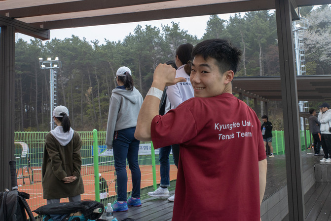 경희대를 응원하는 학생. 김도원 프리랜서 제공