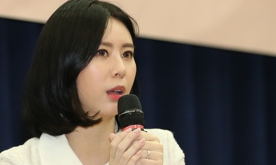 ‘장자연 증언자’ 윤지오씨, 후원금 반환 집단 소송 당할 듯