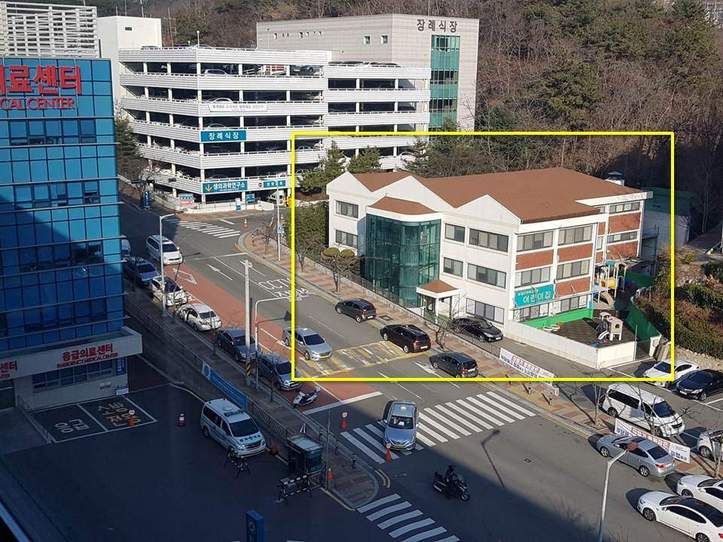 울산권역 장애인 구강진료센터가 들어설 울산대병원 별관건물 신축 예정지(사각형 표시)  울산대병원은 장애인 구강진료센터를 지을 때 기존 응급의료센터와 지하연결통로를 만들어 응급상황에 대비할 계획이다. 울산대병원 제공