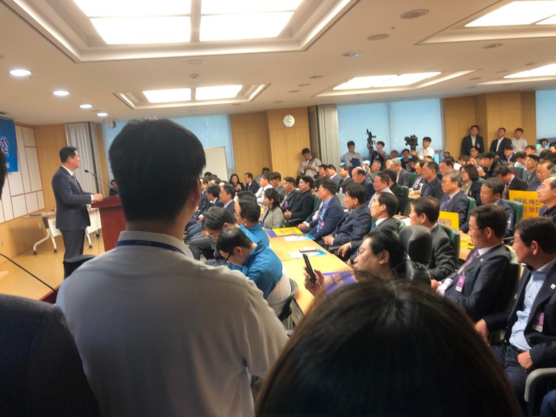 이동섭 의원이 7일 국회 의원회관 제3회의실에서 열린‘새로운 100년! 지방체육 활성화를 위한 정책토론회’에서 입장을 밝히고 있다.