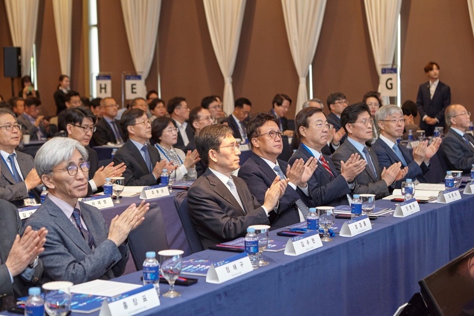 경제·인문사회연구회 소관 26개 국책연구기관이 참여하는 ‘2019 대국민 연구성과 보고회’가 8일 서울 서초구 양재동 더케이호텔에서 열렸다. 경제·인문사회연구회 제공