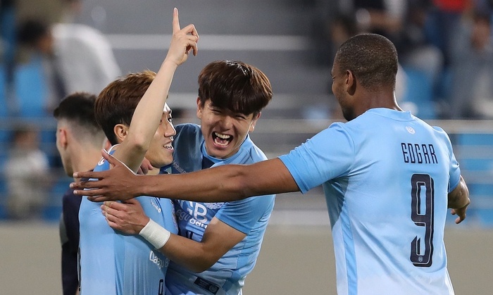 대구는 축구의 열기에 빠졌다
