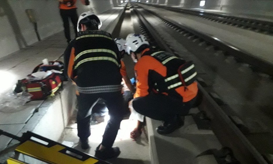 시속 170km KTX에서 뛰어내린 30대, 팔·다리 골절