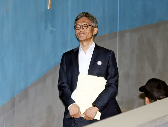 14일 오전 항소심 법정으로 향하는 안태근 전 검사장. 연합뉴스
