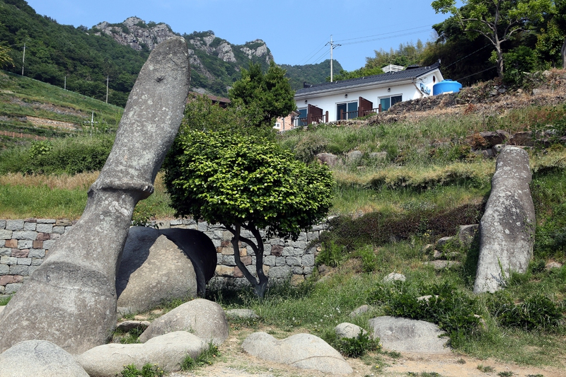 가천다랭이마을 암수바위. 김선식 기자