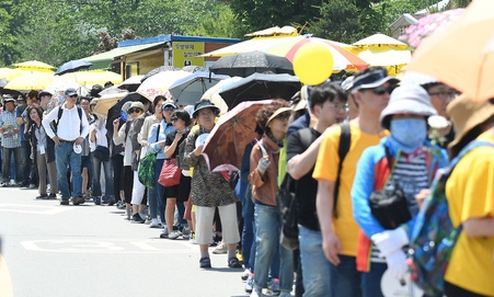 “노무현, 이제는 애도 대상 아닌 도전의 대명사로”