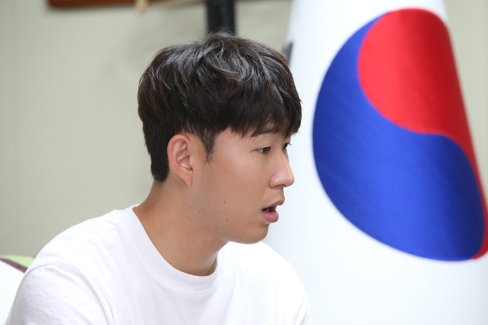 춘천시를 방문한 손흥민 선수 모습. 춘천시청 제공