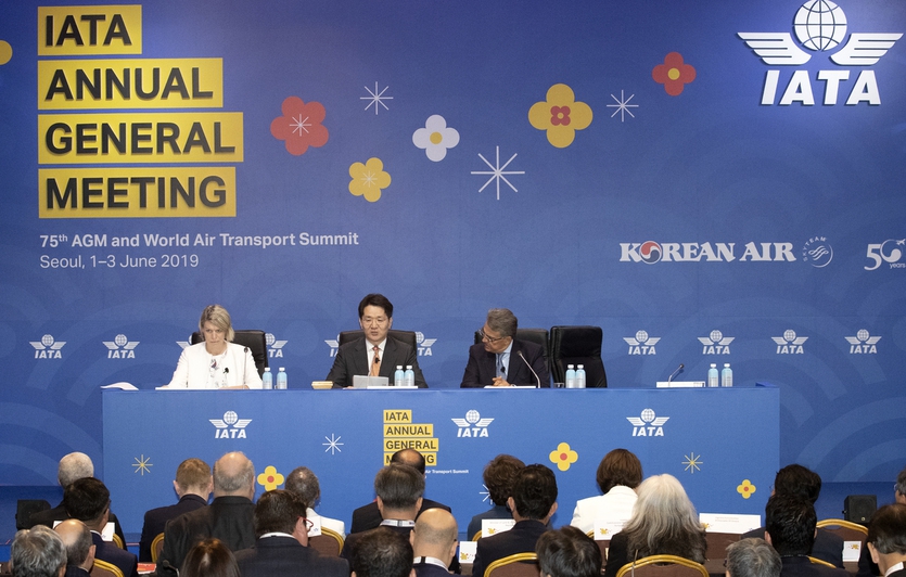 2일 오전 서울 코엑스에서 열린 국제항공운송협회(IATA) 제75차 연차총회에서 조원태 대한항공 사장이 발언하고 있다. 연합뉴스