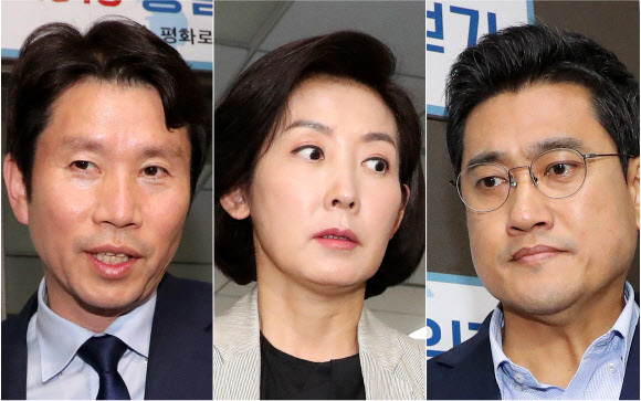 이인영 더불어민주당(왼쪽부터), 나경원 자유한국당, 오신환 바른미래당 원내대표가 2일 오후 국회 의원회관 이인영 원내대표실에서 열린 여야 3당 원내대표 회동에서 이견을 좁히지 못한 채 각각 방에서 나오고 있다. 연합뉴스