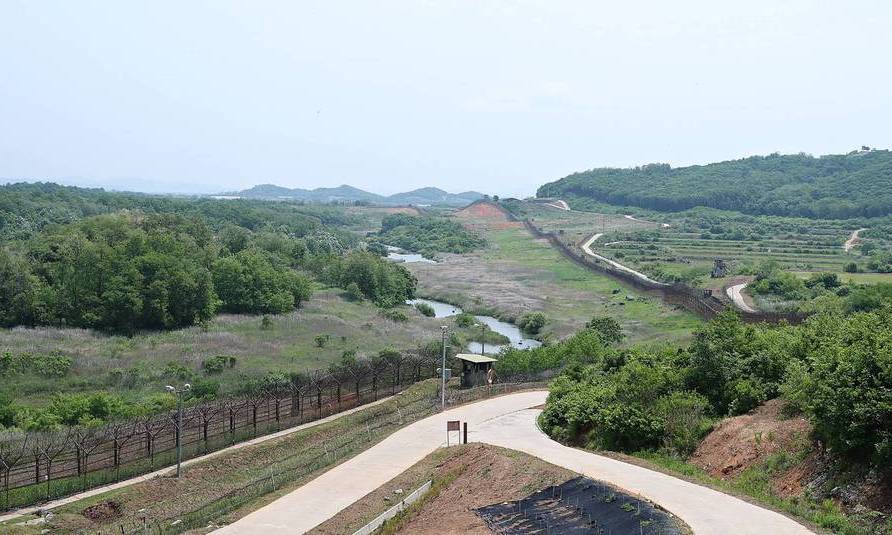 수달·두루미 사는 원시림…아직은 눈으로만 담아야 할 ‘평화의 길’