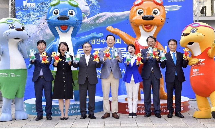 남자도 아티스틱 수영을?