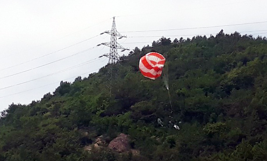여수 소라면에 경비행기 추락…인명피해 없어