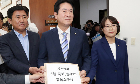 [사설] 민심 따른 ‘국회 소집’, 자유한국당도 협조해야