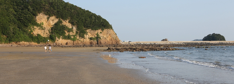 지난 11일 저녁, 충남 태안군 방포해수욕장 풍경. 김선식 기자