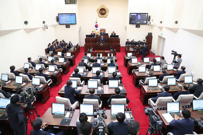 제주도의회가 지난 20일 ‘제주해군기지 건설 과정에 대한 진상규명 등 촉구 결의안’을 채택했다.