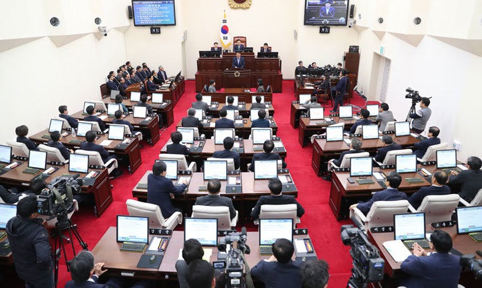 제주도의회, 해군기지 인권유린 진상조사 결의안 채택