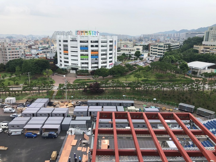 2019 광주세계수영대회 하이다이빙 도약대에서 바라본 조선대와 광주 시내 전경.