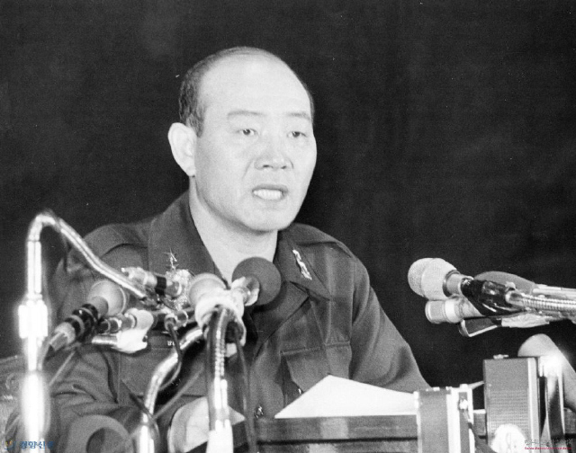 1979년 10월 부마민주항쟁 당시 보안사령관이었던 전두환. <한겨레> 자료사진