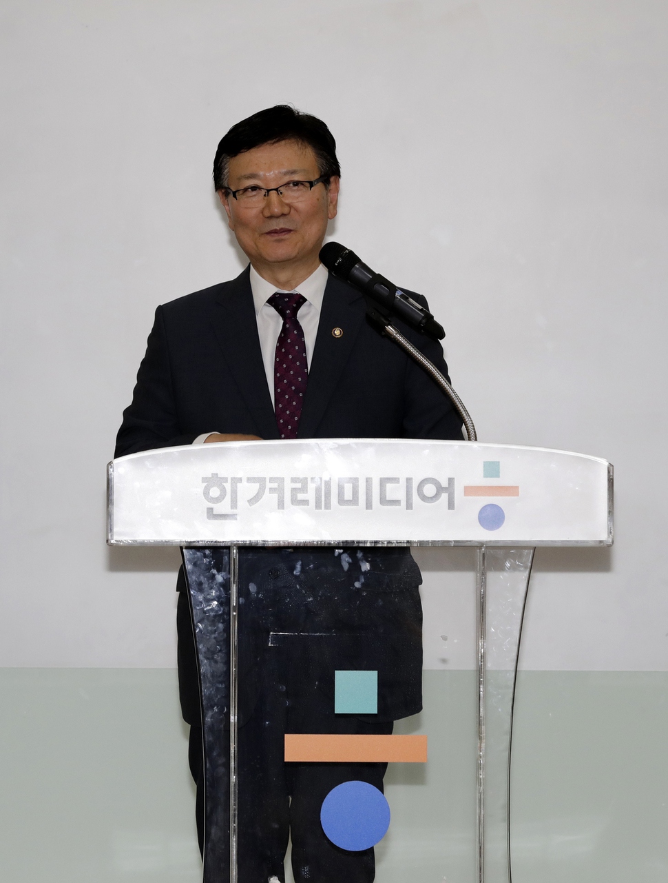 서호 통일부 차관이 9일 낮 서울 마포구 공덕동 한겨레신문사에서 열린 한겨레통일문화상시상식에서 축사를 하고 있다. 김명진 기자 littleprince@hani.co.kr