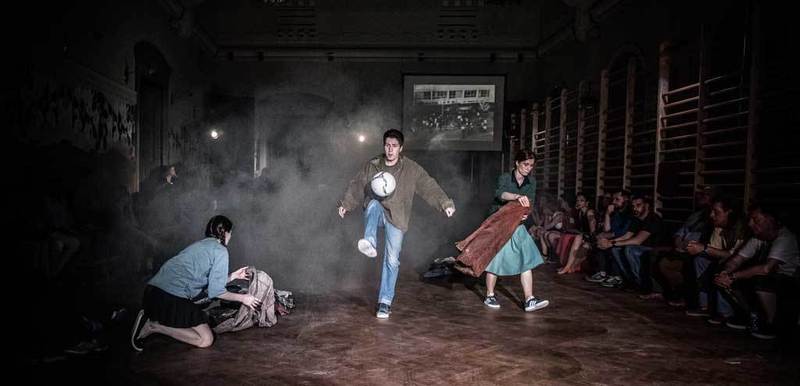 폴란드 스타리 국립극장 마르친 비에슈호프스키 감독의 연극 <소년이 온다> 한 장면. 사진가 마그다 휴켈 제공