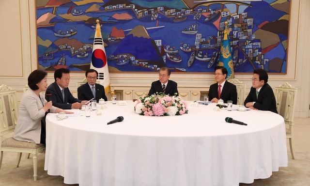 [사설] 문 대통령·5당 대표의 “일본 초당적 대응” 환영한다