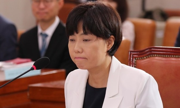 ‘미공개 정보 주식대박’ 이유정 전 헌법재판관 후보 혐의 부인