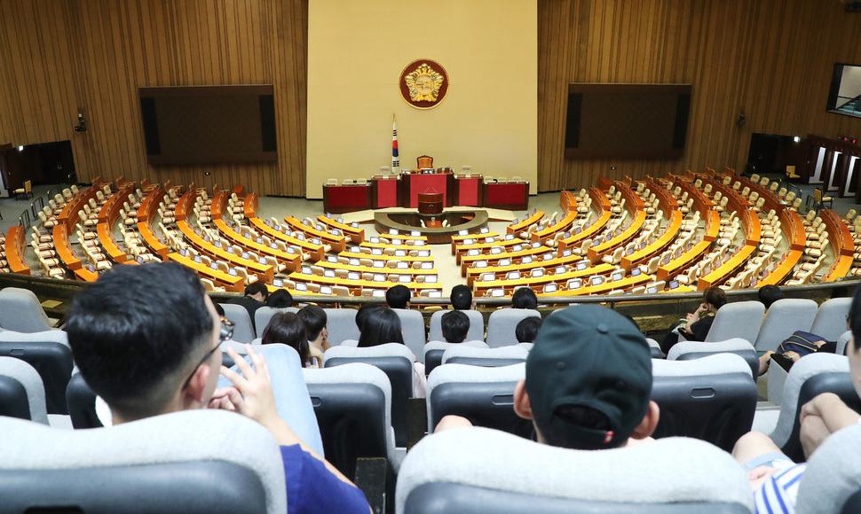 추경안 바라보던 정부 허탈…“경기악화 막을 ‘실탄’이 없다”