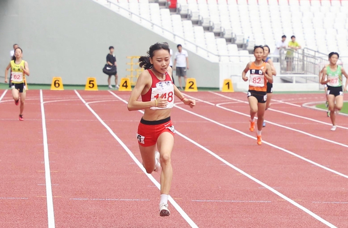 양예빈이 지난 29일 서울 잠실종합운동장에서 열린 문화체육관광부장관기 제40회 전국시도대항육상경기대회 여자중학교 400ｍ 결선에서 결승선을 통과하고 있다. 대한육상연맹 제공.