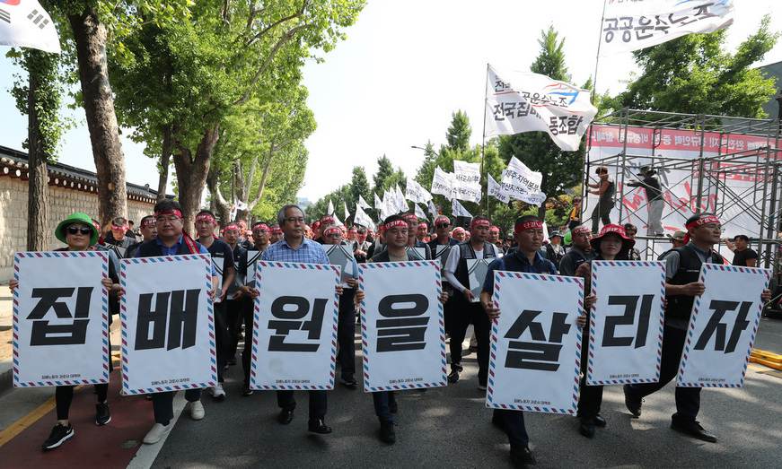 과로사 잇따르는 우정사업본부 “근로감독 대상 아니라니…”