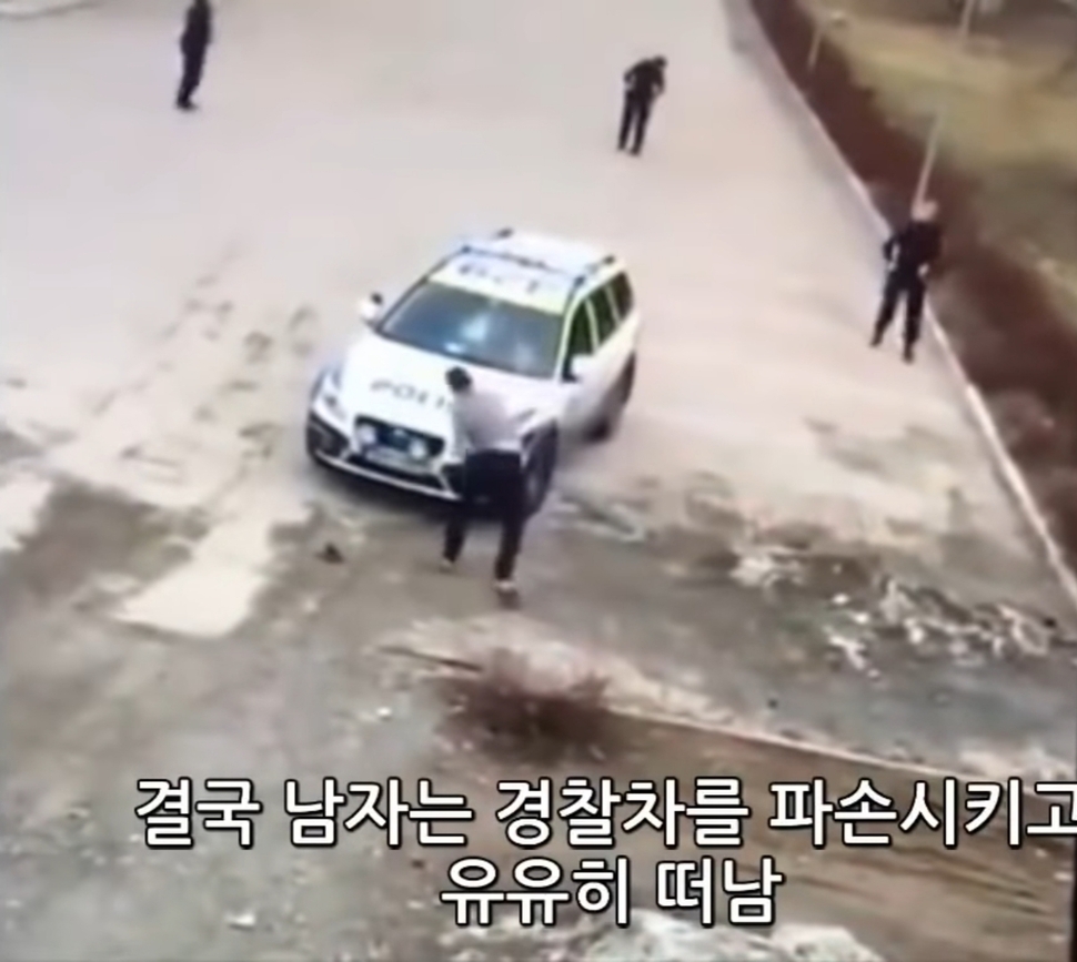 지난 5월 ‘대림동 경찰관 폭행 사건’으로 여성 경찰에 대한 혐오 여론이 일부 누리꾼들 사이에서 나타나던 시기 ‘여경 40% 채용한 스웨덴 근황’이라는 제목의 영상이 온라인 커뮤니티를 중심으로 화제가 됐다. 영상 갈무리.