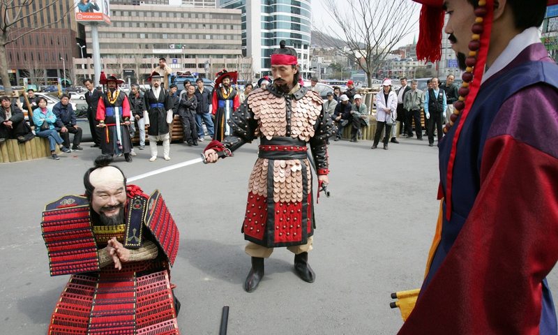 [한장의 다큐] 아베의 기해왜란