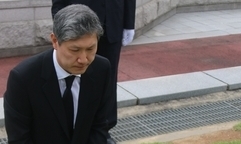 노태우 아들, 5·18묘역 참배…“용기 있는 행동” vs “진정성 없어”