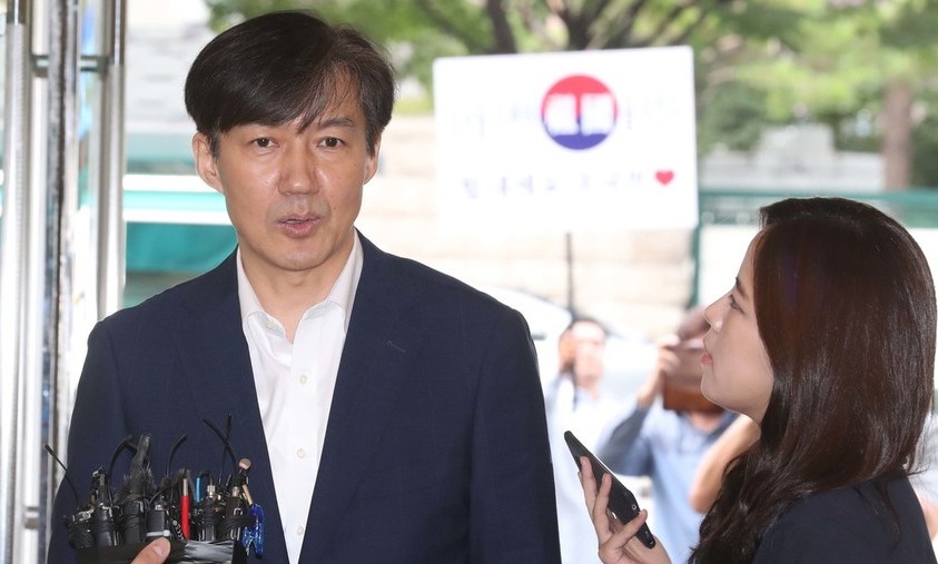 조국 ‘가족 펀드’ 투자 업체 대표 “조국 오촌조카 요구로 대포통장 개설”