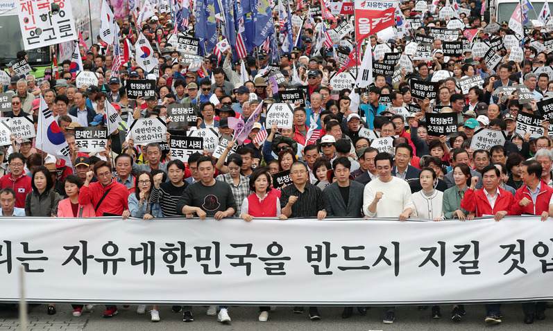 한국당·바른미래당 엇박자…‘반 조국연대’ 시작부터 꼬여