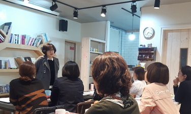 “서로 쓴 글 읽으며 공감의 눈물 나누니 어느새 치유”