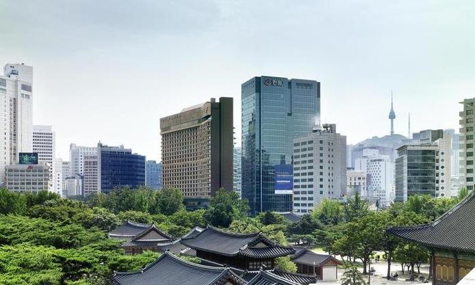 숙박하니 ‘스피커 받고 레인지로버도 탈 수 있네’