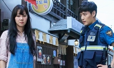 ‘동백꽃’ 휴머니즘 담은 ‘그릇이 대짜’여유~