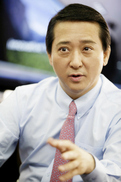 LG 통신사업 수장도 교체…‘탈꼴찌’ 자신감 붙었나