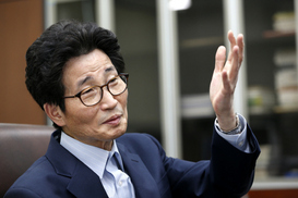 이목희 더민주 정책위의장 비서관 월급 상납 논란