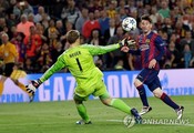 ‘메시 원맨쇼’ 바르샤, 뮌헨 3-0 격파