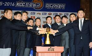 출사표 대신 고개를 숙였다