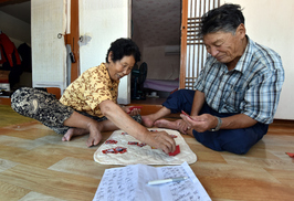 [한 장의 다큐] 노부부의 오락시간