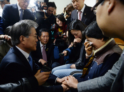 “어떻게 국정 교과서로 아이들 가르치라는 건가요”