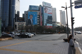 김부겸 선거사무소 옆 김문수 선거사무소