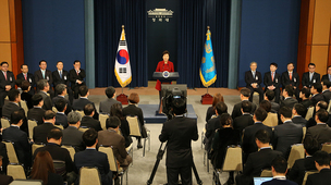박 대통령 “북한 핵실험 미국도 확실히 몰랐다”(일문일답 전문)