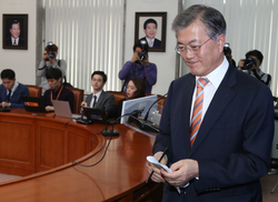 김종인 영입한 문재인 ‘중도선점’ 경쟁 승부수