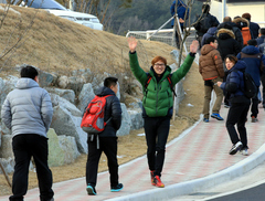 쌍용차 해고 7년만의 복직 출근 “즐겁기보다 착잡”…해직동료 “미안해 말라”